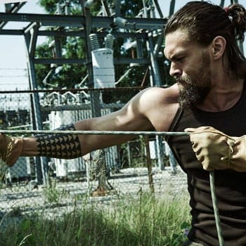 jason momoa pulling rope