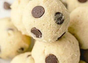 close up image of cookie dough