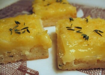 slices of lemon thyme bars
