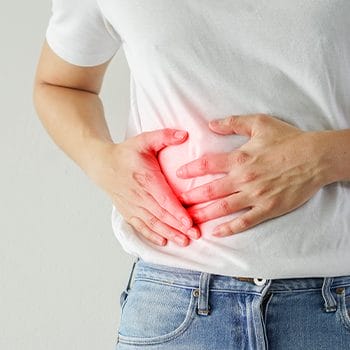 man in kidney pain